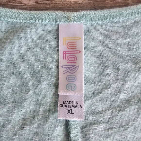 LuLaRoe Classic T-Shirt Women’s XL Green Solid Short Sleeve Flowy Relaxed Fit - Picture 5 of 6